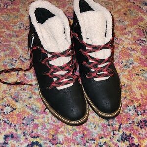 Dr. Scholls Wedge Bootie Cozy Black and Red Women's Boots